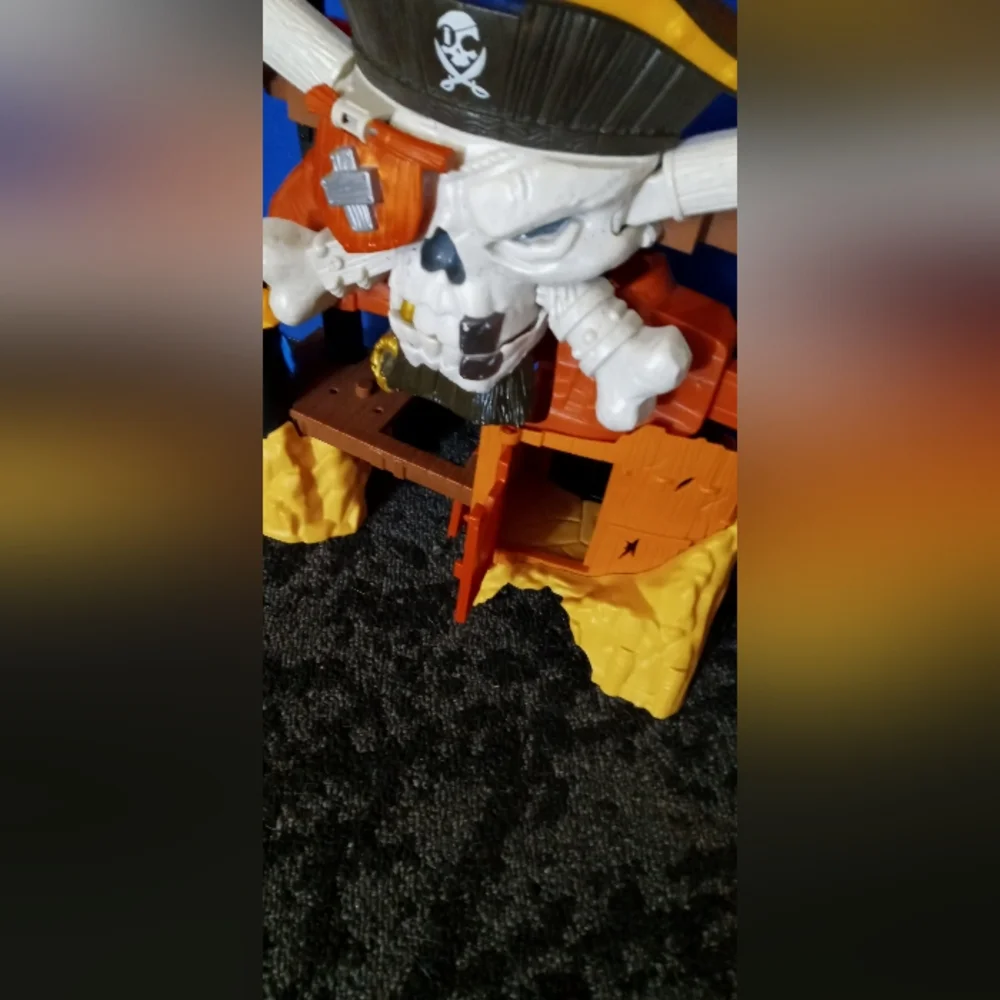 Pirate Skull Playset - Red, White & Yellow Kids Toy